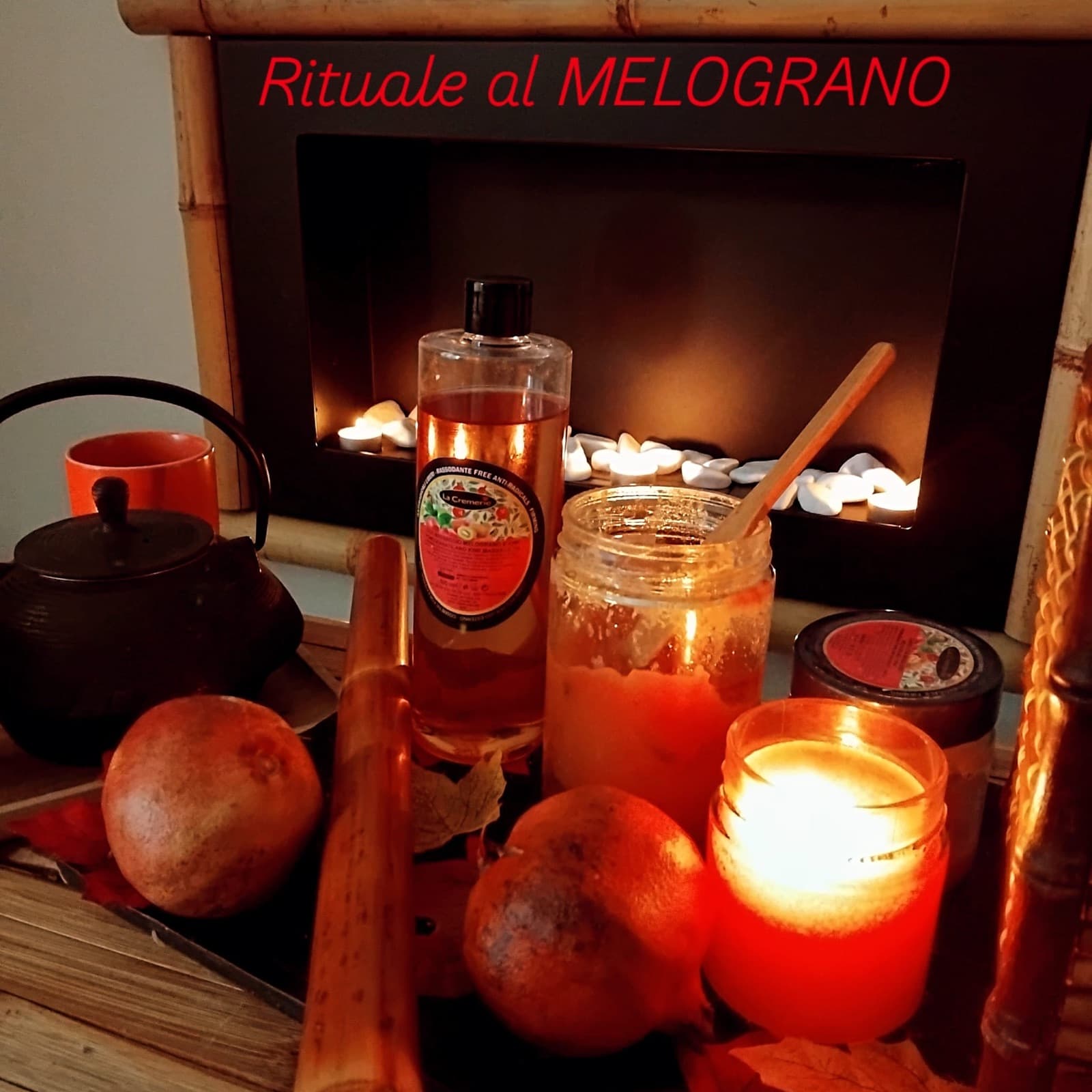 Rituale al melograno: melagrane, olio profumato e candele davanti al camino in bambù